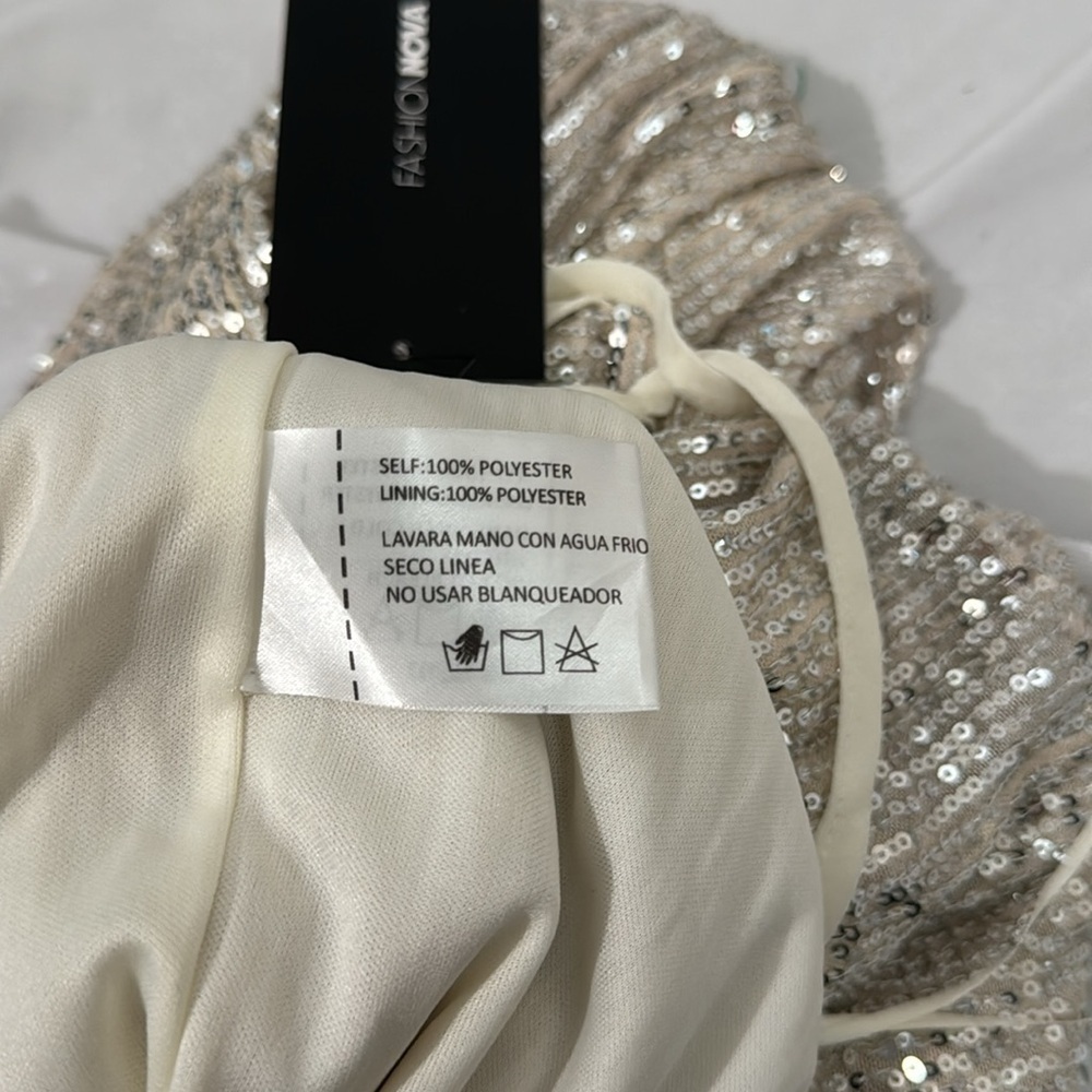 Fashion Nova Party Girl Silver Sequins Jumpsuit Size XS - Picture 8 of 8